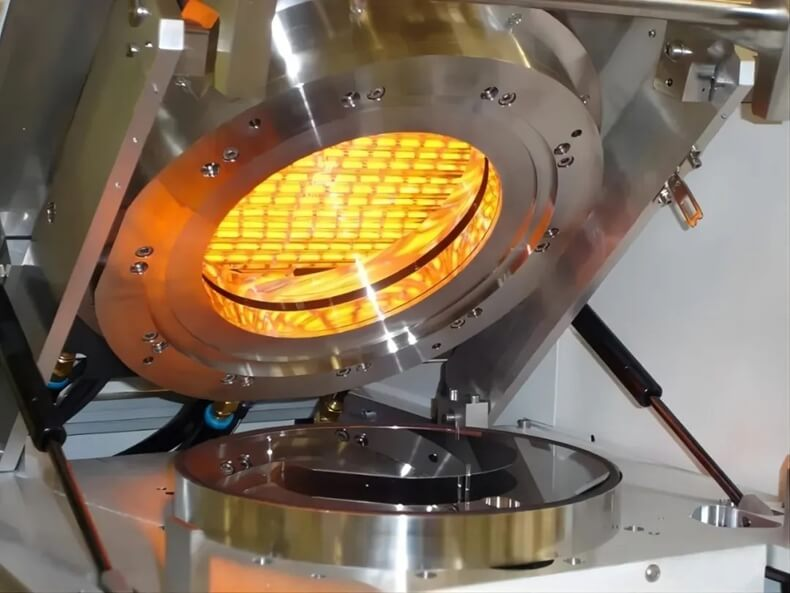Fan out wafer level packaging heater
